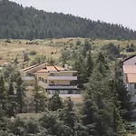 Hotel La *