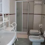La Hotel *