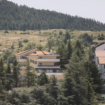 Hotel La *
