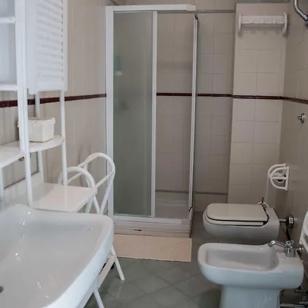La Hotel *