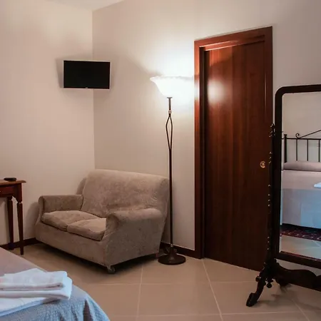 Hotel La *